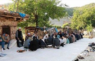 Konya’da mahalleli kurbana ‘Bayram Damı’ ile...