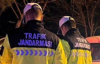 Kural tanımaz sürücü bu sefer uyuşturucu madde...