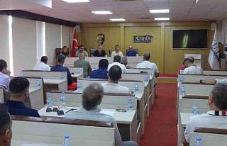 Kuşadası’nda seyahat acentaları ve esnaf temsilcileri...