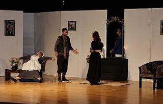 Kütahya’da "Anton Çehov Gecesi" tiyatroseverlerden...