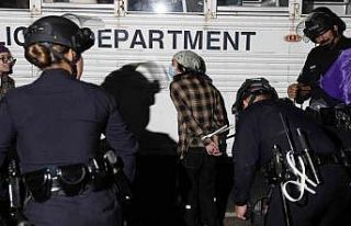 Los Angeles sokakları alev alev: 100’den fazla...