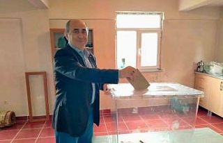 Mahalle sakinleri köy olmak için referanduma gitti