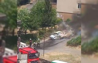 Mahallede araç yangını paniğe neden oldu