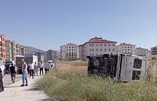 Malatya’da minibüs devrildi: 4 kişi yaralandı