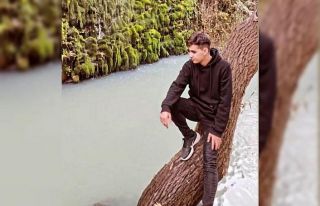 Manisa’da çöp kamyonunun çarptığı motosiklet...