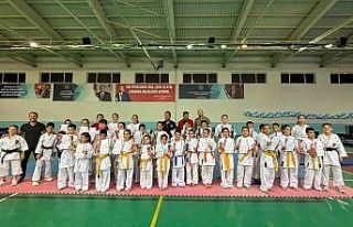 Manyaslı karateciler kuşak sınavında ter döktü