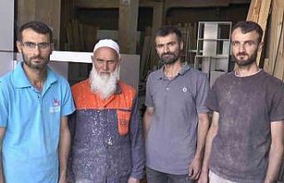 Marangoz baba ve 3 oğlu aynı mesleği yapmanın...