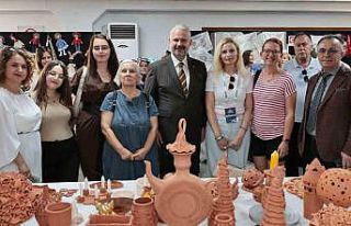 Menemen’de, kültür sanat kursları yıl sonu sergisi