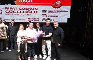 Mersin Erdemli’de gençlere unutulmaz karne hediyesi