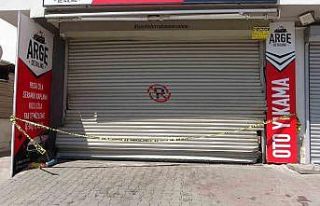 Mersin’de 3 genç, oto yıkama dükkanında ölü...