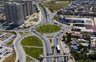 Mersin’de D-400 üzerindeki kavşaklara peyzaj düzenlemesi