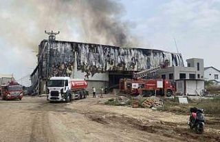 Mersin’de pamuk fabrikasında yangın, ekipler müdahale...