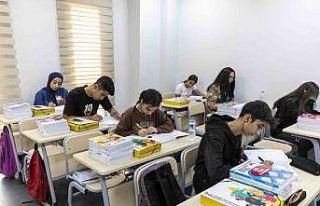 Mersin’de YKS’ye girecek öğrencilere uzman desteği