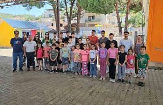 Meslek Lisesi öğrencilerinden köy okuluna destek