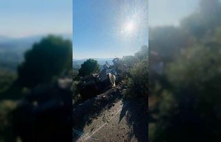 Milas’ta tır şarampole devrildi: sürücü ağır...