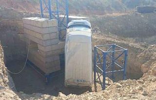 Minibüsün devrildiği kazada 4 kişi yaralandı