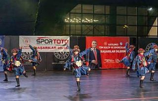 Minikler Türkiye Halk Oyunları Şampiyonası Manavgat’ta...