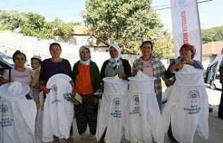 Muğla Büyükşehir’den arıcılara maske desteği