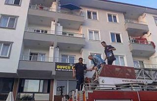 Muğla’da ev yangını: 1 kişi balkondan kurtarıldı