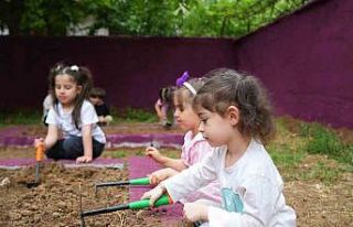 Muş’ta minik öğrenciler toprakla buluştu