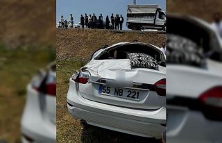 Muş’ta takla atan araç yoldan çıktı: 1’i...