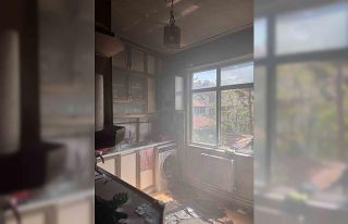 Mutfakta çıkan yangın evi küle çeviriyordu