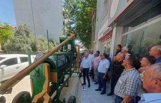 Mut’ta üreticiye tohum eleme makinesi