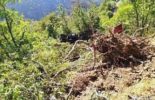 Nallıhan’da freni boşalan itfaiye aracı uçuruma...