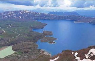 Nemrut Krater Gölü havadan görüntülendi: Doğal...