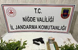 Niğde’de jandarmadan uyuşturucu ve ruhsatsız...