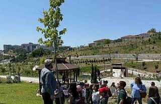 Öğrenciler botanik bahçesinde doğayı keşfetti