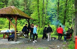 Öğrencilere yaz tatiline piknikle giriyor
