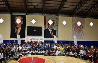 Okul sporlarında dereceye giren 452 öğrenciye ödül