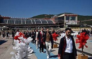 OMÜ İİBF’de mezuniyet sevinci