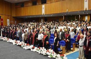 OMÜ Mimarlık öğrencilerinin mezuniyet heyecanı