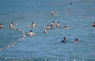 Onlarca boğulma vakasına müdahale eden profesör...