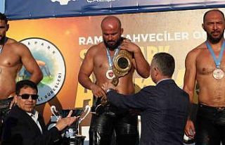 Orhan Okulu, Sekapark’ta altın kemerin sahibi oldu