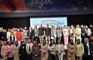 Otizm farkındalık eğitimi yoğun ilgi gördü