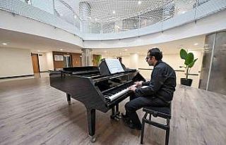 Otizmli genç piyanistin hayali dünyaca ünlü piyanist...