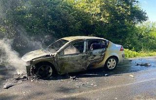 Otomobil alev topuna döndü