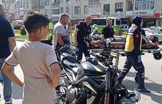 Otomobil ile çarpışan motosiklet sürücüsü yaralandı