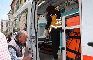 Otomobil ile motosiklet çarpıştı: 1 yaralı