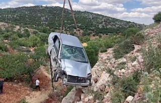 Otomobil şarampole yuvarlandı: 1 yaralı