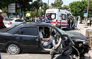 Otomobil ve motosikletler çarpıştı: 1’i ağır...