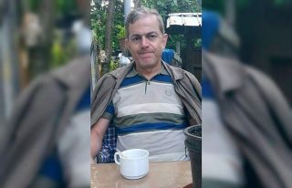 Otomobille çarpışan motosikletin sürücüsü hastanede...