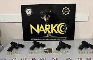 Polisin uyarı ateşiyle durdurulan araçtan uyuşturucu...