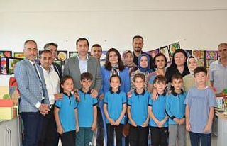 ‘Renk Cümbüşü’ sergisi ziyarete açıldı