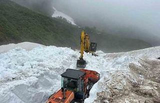Rize’nin yaylalarında karla mücadele çalışmaları...