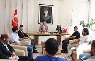 Robot yarışmasından başarıyla dönen takımların...