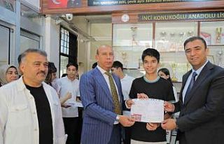 Şahin’den tüm öğrencilere karne hediyesi